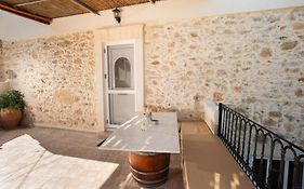 Eirini'S Traditional House